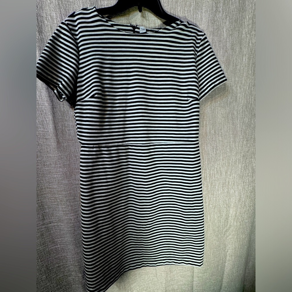 Old Navy Striped Dress Size XL back and white stripes